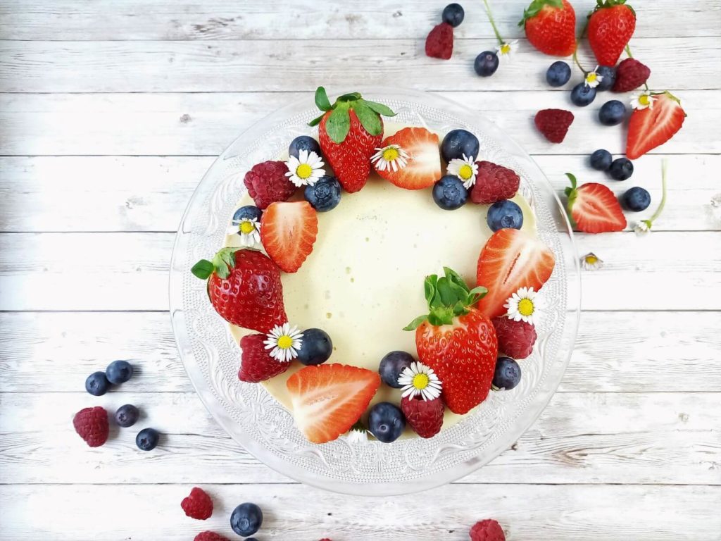 Vegane Joghurt-Beeren-Torte - verfluchtlecker
